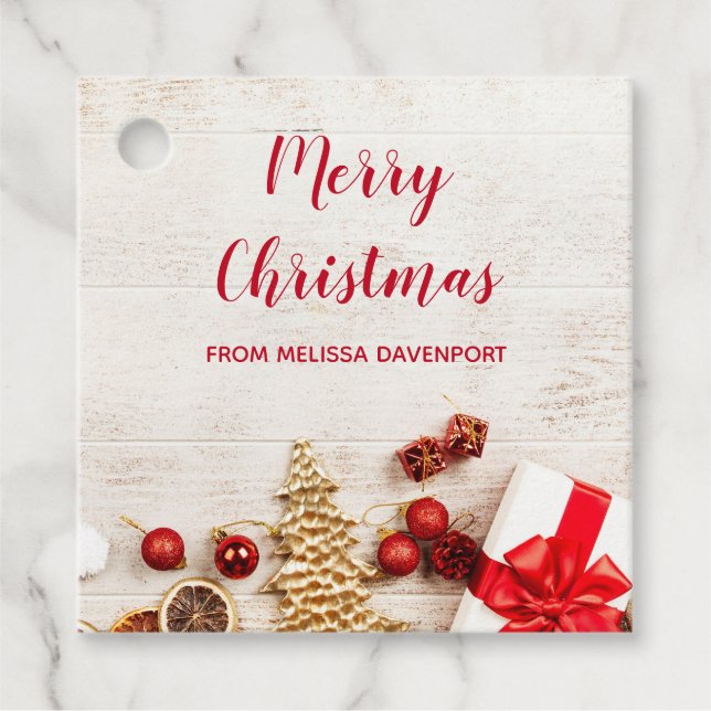 Weihnachtsgeschenkartikel auf einem rustikalen Hol Geschenkanhänger (Vorderseite)