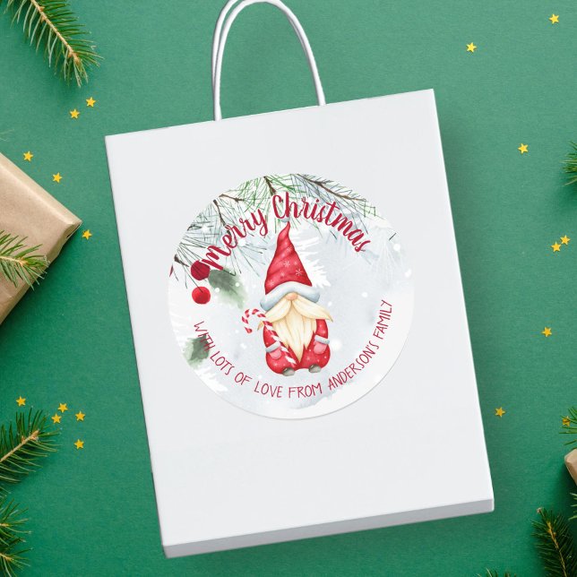 Weihnachtsgnome Frohe Weihnachten personalisiert Runder Aufkleber (Christmas gnome Merry Christmas personalized Classic Round )