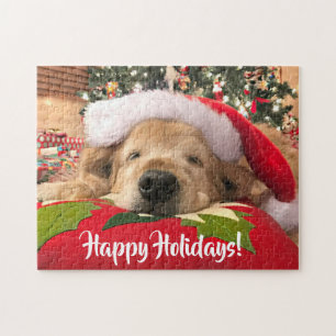 Weihnachtsgolden retriever-Hund schlafend unter