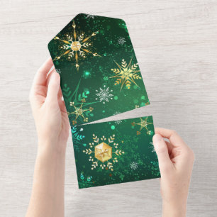 Weihnachtsgoldschneeflocken auf grünem Hintergrund All In One Einladung