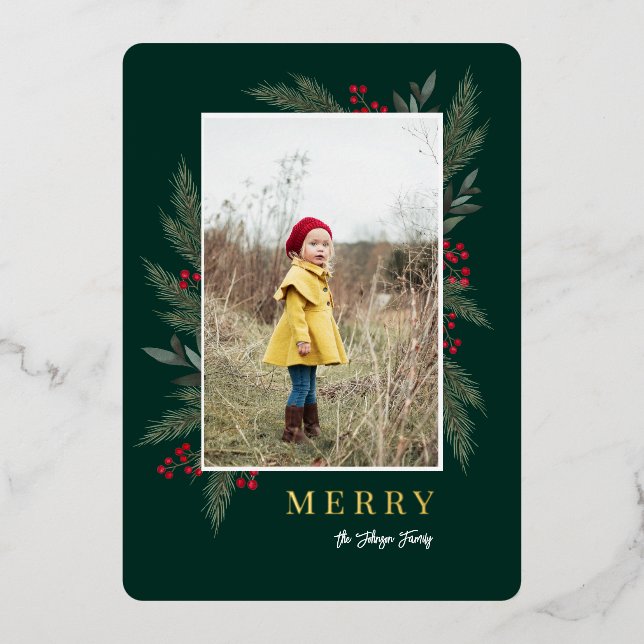 Weihnachtsgrün Berry Frame Foto Folien Feiertagskarte (Vorderseite)