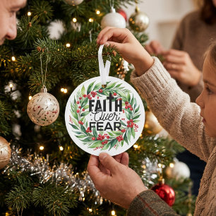 Weihnachtsgrün ''Ein Kinder-Weihnachtskranz Keramik Ornament