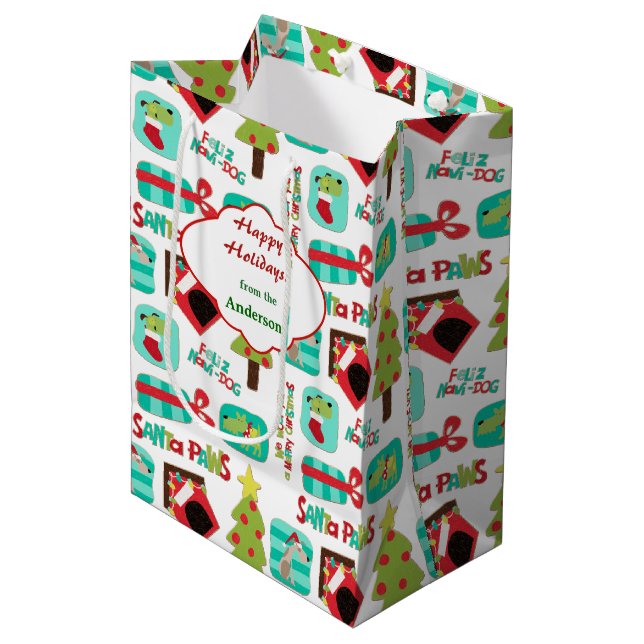 Weihnachtshundemuster personalisiert mittlere geschenktüte (Vorderseite Schrägansicht)