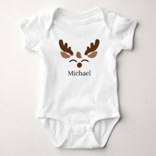 Weihnachtsjunge Rentiere geben den Namen zuerst Baby Strampler