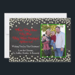 Weihnachtskarte mit einem Foto für eine Familie Feiertagskarte<br><div class="desc">Diese Weihnachtskarte wird sicher allen Freude bringen, die es in dieser Feiertagssaison sehen. Bitte schreiben Sie mir, wenn Sie Anpassungen benötigen, z.B. Farbveränderungen, Änderungen der Verbiage, mehr oder weniger Fotos, etc. Ich kann auch koordinierende Adressetiketten und Umschlag Aufkleber machen. Manchmal kann Zazzle knifflig sein, also wenn Sie Probleme beim Formatieren...</div>