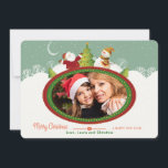 Weihnachtskarte und Snowman Foto - Flat Holiday Ca Feiertagskarte<br><div class="desc">Eine fröhliche Urlaubskarte mit einem ovalen Foto-Fenster, gerahmt von Santa und Snowman in einer winterlichen Szene. (Weihnachts-Foto erstellt von kues1 - www.freepik.com). (Vector erstellt von vikayatskina - www.freepik.com). Die Karte lässt sich leicht mit Ihrem Text, Schriftart, Schriftart, Papierform und der Wahl des Papiertyps anpassen. Nicht genau das, was Sie suchen?...</div>