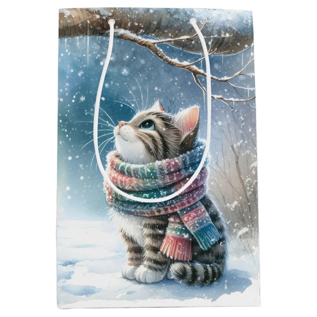 Weihnachtskätzchen tragen einen Winterskarf Mittlere Geschenktüte (Vorderseite)
