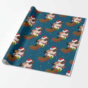 Weihnachtskatzen mit Strumpf und Weihnachtsmannmü Geschenkpapier