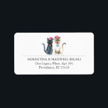 Weihnachtskatzen-Rücksendeadresse Adressaufkleber<br><div class="desc">Mit diesen Weihnachtskatzenwelten-Rücksendeadressen-Aufklebern mit schwarzer Katze und Siamesen in Weihnachtsmannmützen verleihen Sie Ihrer Urlaubspost einen festlichen Charme. Die einzigartige Aquarellkunst ist Set vor einem zarten, rosa Hintergrund, der den spielerischen Geist der Weihnachtskatzen in einem stilvollen und niedlichen Design einfängt. Personalisieren Sie einfach die Vorlagenfelder mit Ihrem Namen und Ihrer Adresse....</div>
