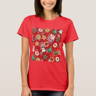 Weihnachtskekse und Schneeflocken auf Rot T-Shirt