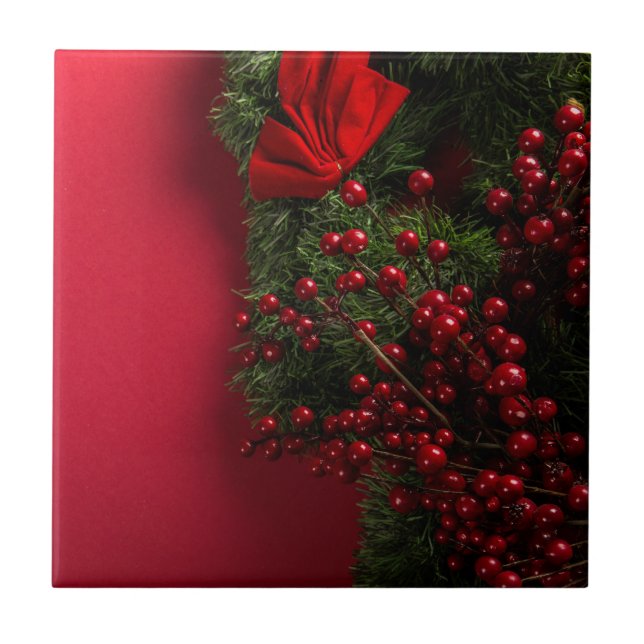 Weihnachtskranz mit roten Beeren Fliese (Vorderseite)