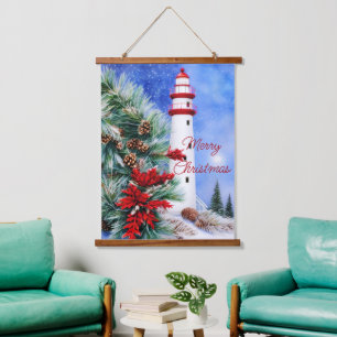 Weihnachtsleuchtturm im Schnee Wandteppich Mit Holzrahmen