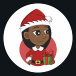 Weihnachtsmädchen-Cartoon Runder Aufkleber<br><div class="desc">Rundaufkleber mit einer Illustration eines niedlich lächelnden, glücklichen afroamerikanischen Mädchens mit langen schwarzen Haaren, trägt das Mädchen ein Weihnachtskostüm mit einem roten Hut und hält ein Geschenk; in einem roten Kreis auf weißem Hintergrund, Um mehr von meinen Zeichentrickfiguren zu sehen, besuchen Sie bitte meinen Laden</div>