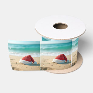 Weihnachtsmannmütze an einem tropischen Strand Satinband