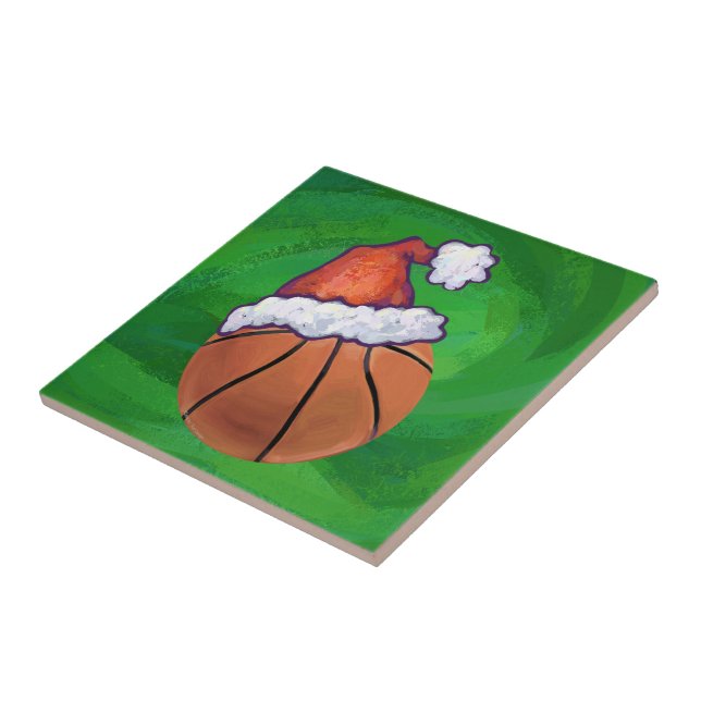 Weihnachtsmannmütze Basketball auf Grün Fliese (Seite)