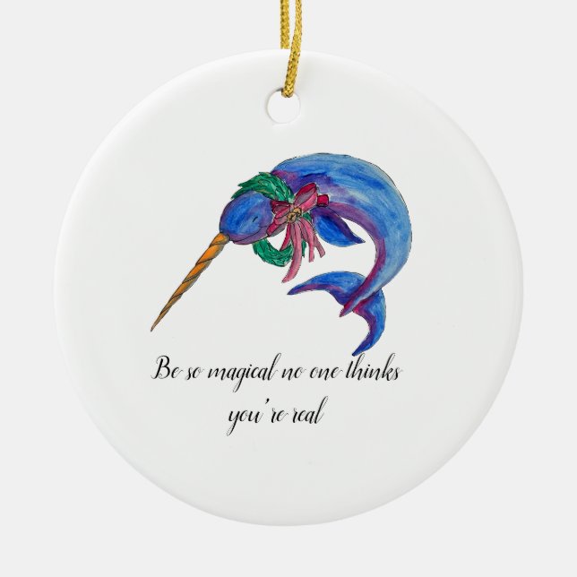 Weihnachtsnarwhal Keramik Ornament (Vorne)