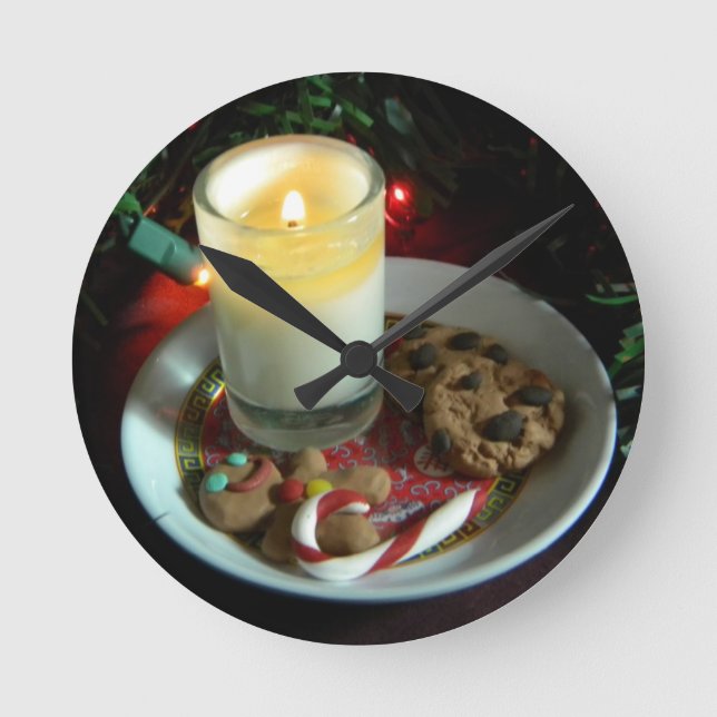 Weihnachtsplätzchen-Kerze III Runde Wanduhr (Vorderseite)