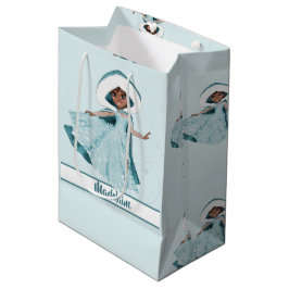Weihnachtsprinzessin Dark Hair Winterschneeflocken Mittlere Geschenktüte