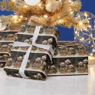 Weihnachtsracoons mit Weihnachtsmannmützen Geschenkpapier