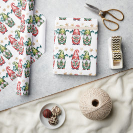 Weihnachtsrote und grüne Gnome mit goldenem Schnee Geschenkpapier
