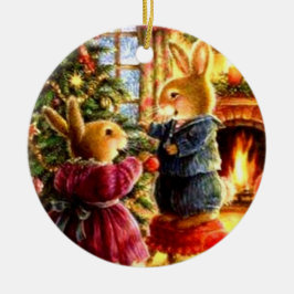 Weihnachtsschmuck - Bunnies Dekorieren des Baumes