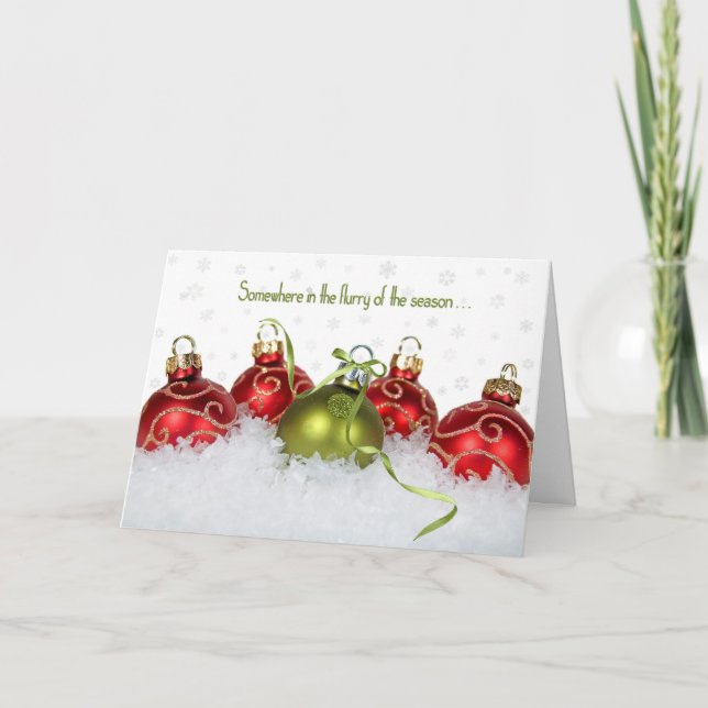 Weihnachtsschmuck im Schnee Feiertagskarte (Vorderseite)