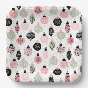 Weihnachtsschmuck Rosa und Grün Weiß Hintergrund Pappteller