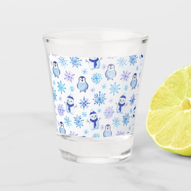 Weihnachtsschneeflocken, Schneemänner und Pinguine Schnapsglas (Vorderseite)