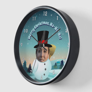 WeihnachtsSchneemann mit irgendeinem Gesicht, das Wanduhr