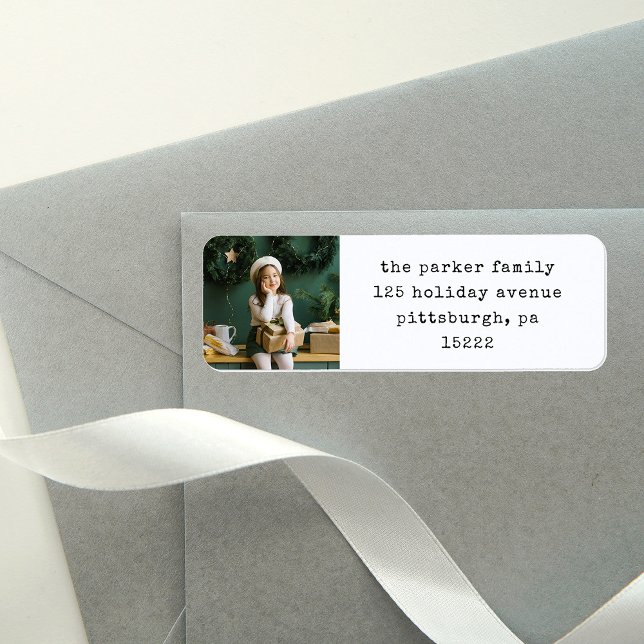 Weihnachtsschreiberin | Schwarz und Weiß mit Foto (An elegant, vintage style black and white return address label for Christmas with typewriter text)