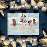 Weihnachtssee und Grüße Foto Folien Feiertagskarte<br><div class="desc">Mit dieser personalisierten Urlaubskarte an der Küste mit 3 Fotos und "Seas & Greetings"-Schriftzeichen,  die mit Goldfolie gedruckt sind,  können Sie sich am Strand gemütliche Weihnachtswünsche gönnen. In der Mitte befindet sich eine Gruppe von Aquarellen mit einem Hintergrund aus Strandholz.</div>