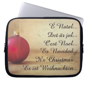 Weihnachtsthema mit Weihnachtsball Laptopschutzhülle