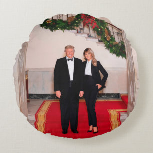 Weihnachtsvorbereitungen von Präsident Donald Trum Rundes Kissen