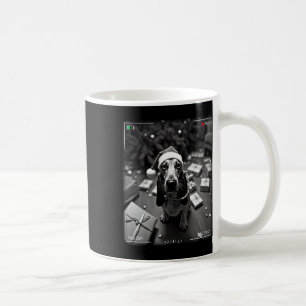 Weihnachtswette-Hund auf Kamera erwischt Kaffeetasse