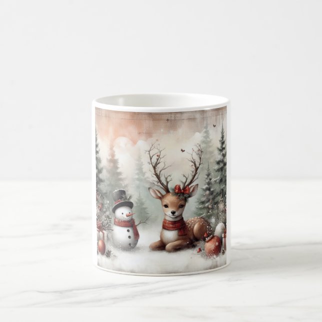 Weihnachtswild/Schneemann im klassischen Wald Kaffeetasse (Mittel)