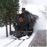 Weihnachtszug-Verzierung Fotoskulptur Ornament<br><div class="desc">Sumpter-Tal-Eisenbahn Nr. 19- Mikado dämpft hinter der Depotplattform.</div>