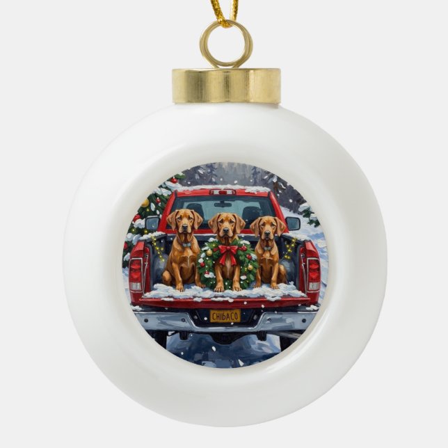 Weimaraner Christmas Red Truck Holiday Keramik Kugel-Ornament (Vorderseite)