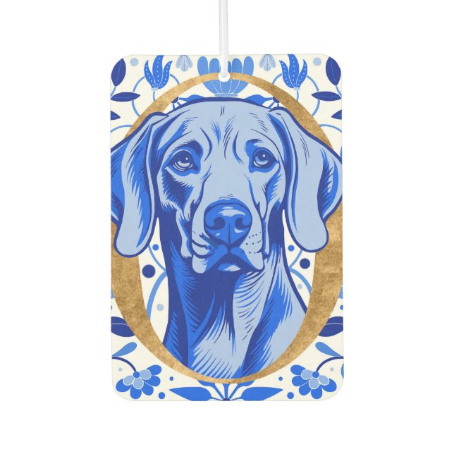Weimaraner peering thru the letter "O" in Gold Autolufterfrischer (Vorderseite)