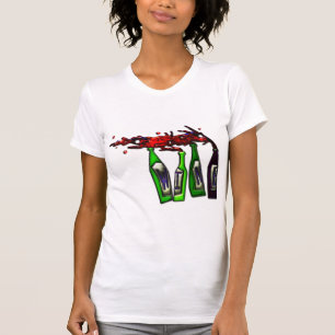 Wein, der aus Flaschen gießt T-Shirt