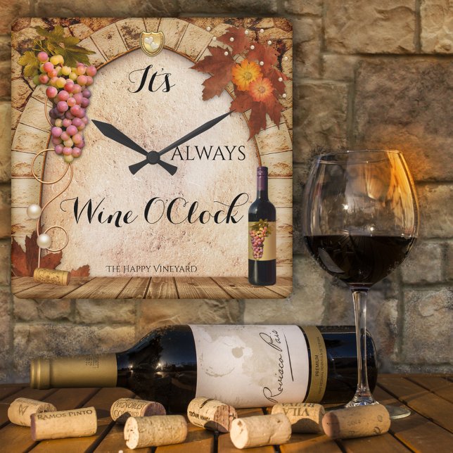 Wein O'Clock Weinberg oder Wein Thema Uhr (Clock with a classic wine themed painting with a Roman arch, grapes, a wine bottle and cork)