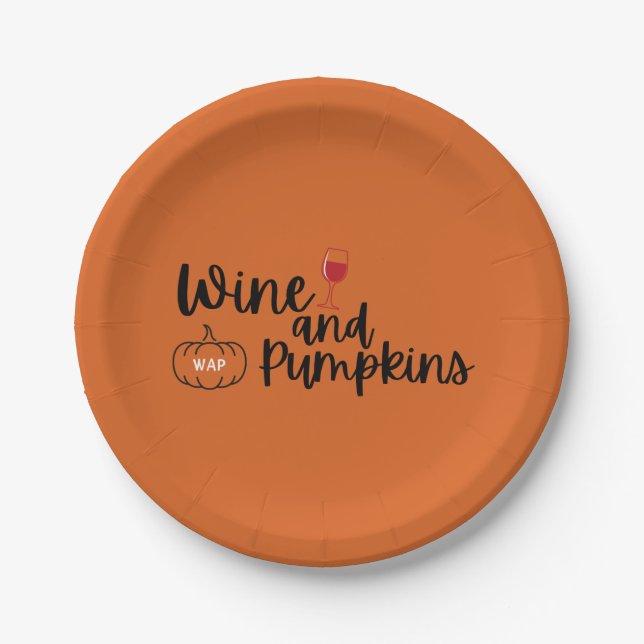 Wein und Pumpkins Orange & Black Halloween-Party Pappteller (Vorderseite)