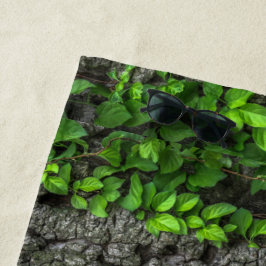 Weinbedeckte Baumrinde rustikale Natur braun grün Strandtuch