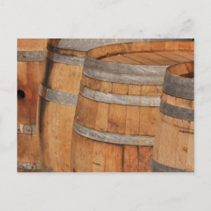 Weinfässer zur Lagerung von Qualitätswein Postkarte