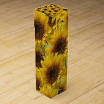 Weingeschenk Box Sonnenblumen<br><div class="desc">Weingeschenkbox Für jeden Geschenksack bietet etwas für jeden Geschenkten, der personalisiert und individuell für den besonderen Augenblick mit Ihren Lieben ist. Diese einzigartige Geschenkboxen wird Ihre Freunde und Familie beeindrucken. Während Sie bereits hier sind, können Sie auch andere verwandte Badezimmerartikel wie Duschvorhänge, Seifenspender, Badematten, Set mit Badewanne, bunte Kinderduschvorhänge, Personenwaage,...</div>