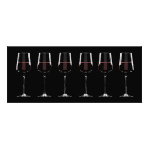 Weingläser mit Rotwein auf schwarz Fotodruck