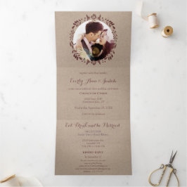 Weinkellerei Deep Burgundy Rote Flora Hochzeit Dreifach Gefaltete Einladung