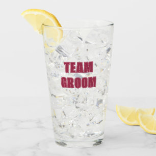 Weinrotes Team-Groom-Herrenabschied Glas