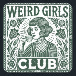 Weird Girls Club Quadratischer Aufkleber<br><div class="desc">Herzlich willkommen im "Weißen Girls Club", wo Individualität und Selbstdarstellung die Oberhand behalten. Dieses Vintag inspirierte Design besticht durch ein eigenartiges Mädchen, das eine Tasse Tee genießen kann, umgeben von feinen Blumendetails. Mit seiner skurrilen und Retro-Ästhetik feiert dieses Kunstwerk die Schönheit, einzigartig zu sein und die eigene Eigenartigkeit anzunehmen. Dieses...</div>