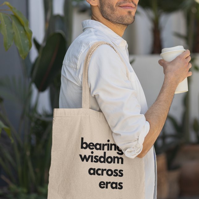 Weisheit über die Geschichte der Ära hinweg Lehrer Tragetasche ( Shop today and carry the spirit of wisdom and learning wherever you go!)