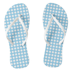 Weiß auf Baby Blue Medium Horizontal Polka Dots Flip Flops